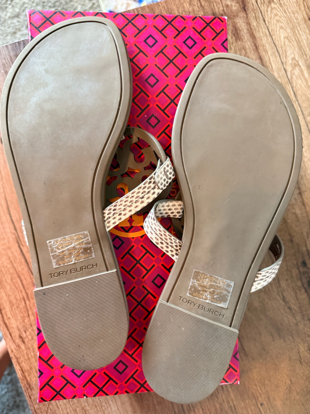 Tory Burch Miller Stamped Snake Leather in Smoke Roccia and Wild Mushroom - 9.5 - Picture 3 of 8